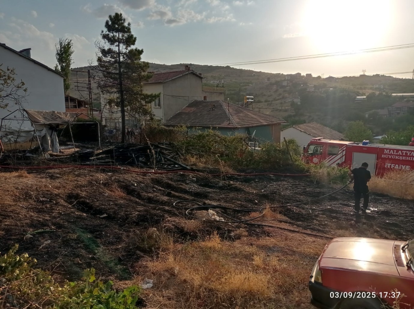 Malatya’da İki Ayrı Bahçe Yangınına İtfaiye Müdahalesi