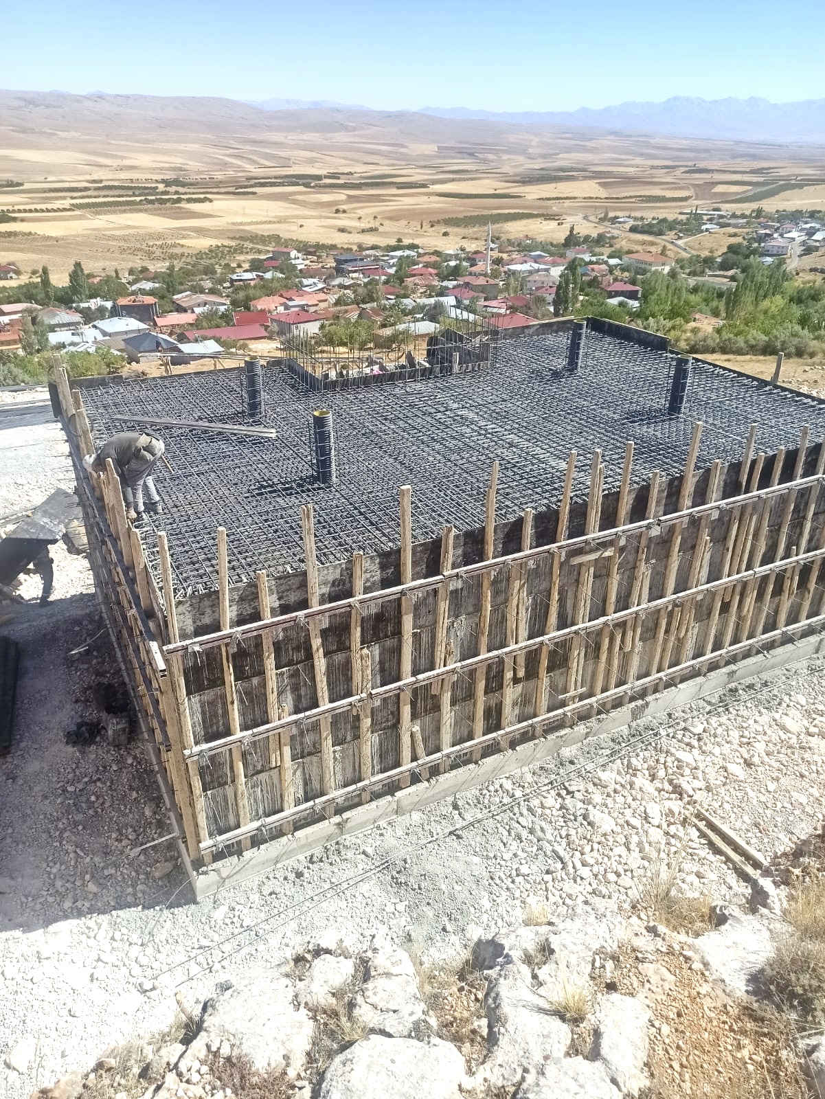 Yeniköy Susuzluğa Veda Ediyor
