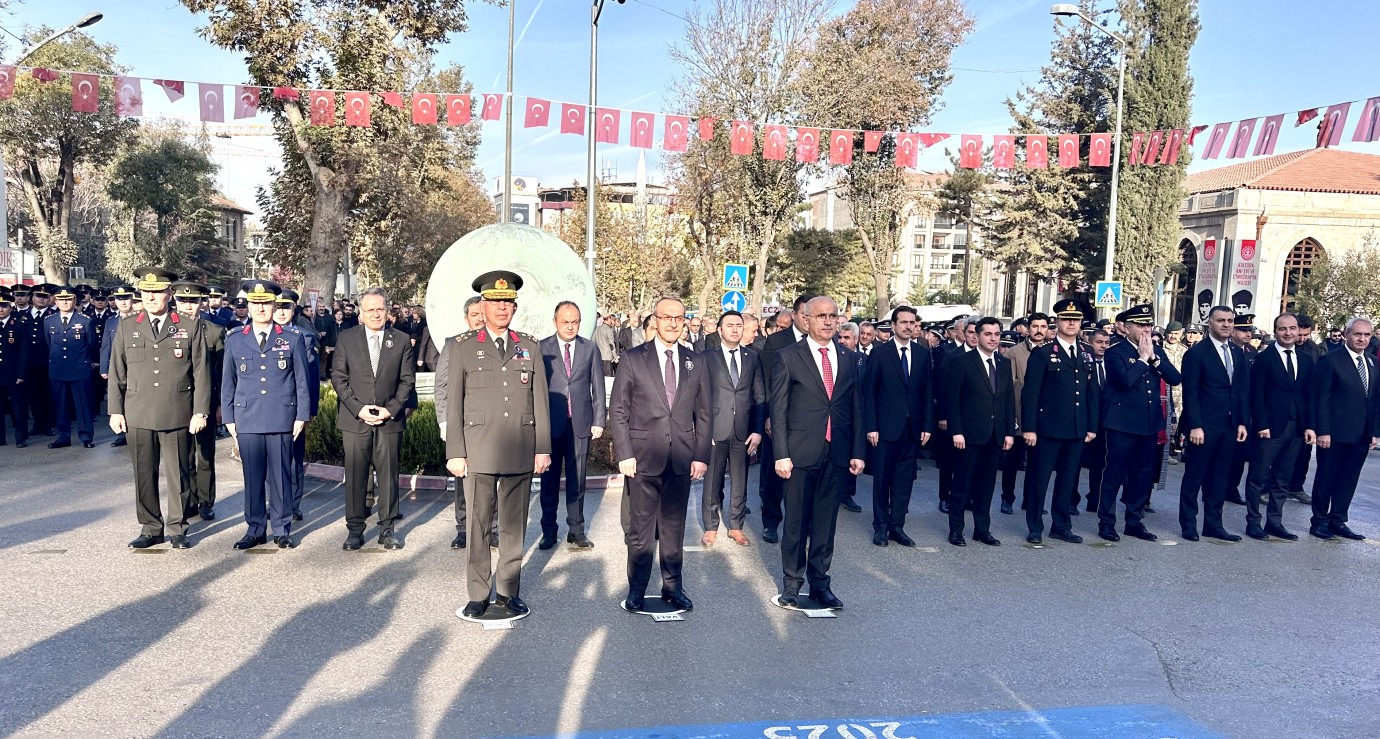 Malatya’da 10 Kasım Töreni: Atatürk 87. Yılında Özlemle Anıldı