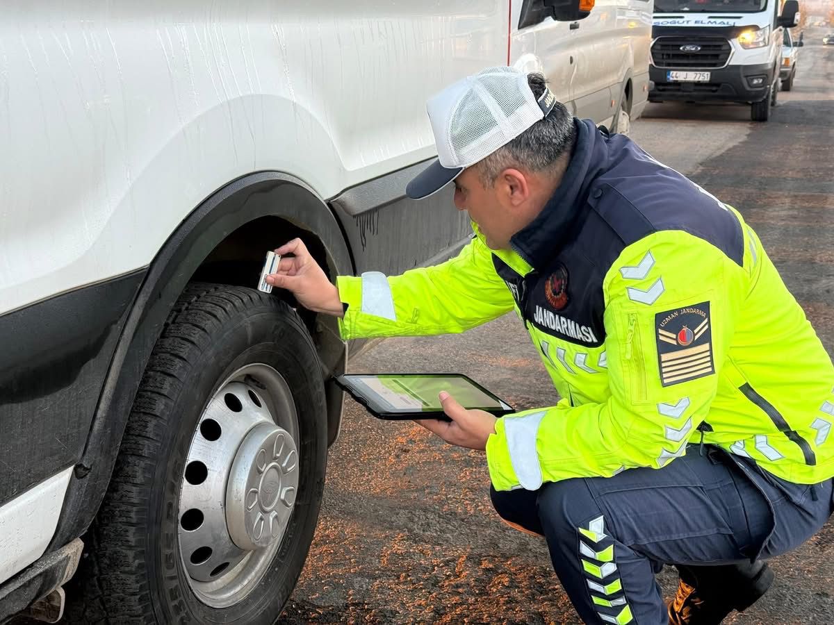 Doğanşehir’de Kış Lastiği Denetimi: Kurala Uymayan 3 Sürücüye Ceza