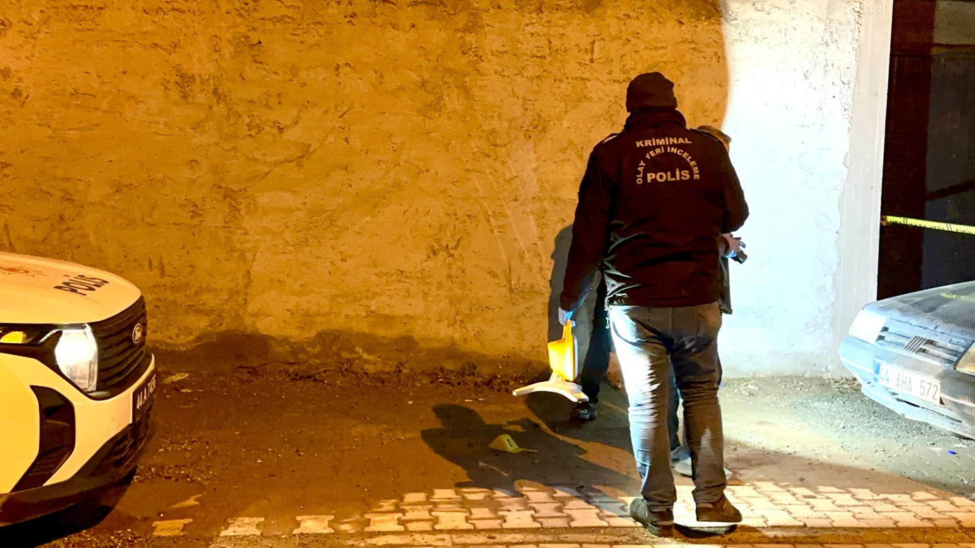 Trafikte Tartıştığı Sürücüye Kuru Sıkı Tabanca İle Saldırdı