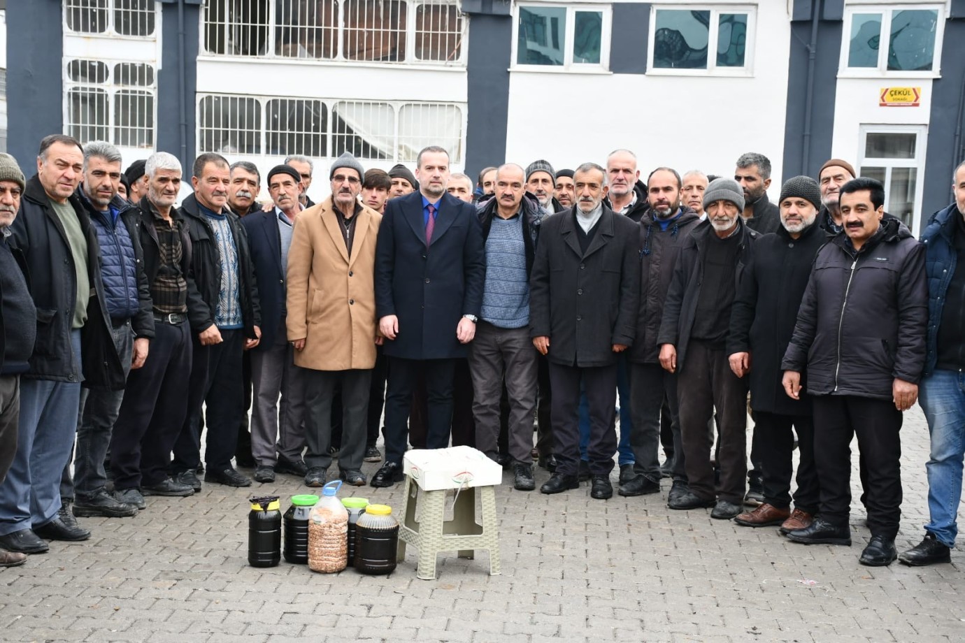 Şire Pazarı’nda Belirsizlik Derinleşiyor: Esnaf Mağdur, Çözüm Beklentisi Artıyor