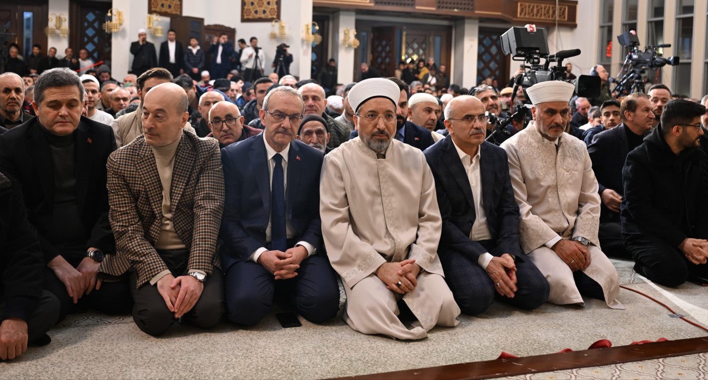 Miraç Kandili Diyanet İşleri Başkanı'nın Katılımıyla Karagözlüler Cami'de İdrak Edildi