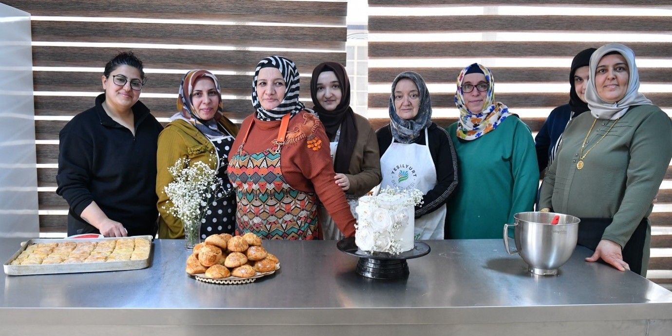 Yeşilyurt’ta Kadınlar Üretiyor, Emeğe Değer Katılıyor