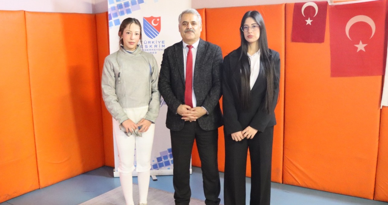 Eskrimde İkiz Kardeşlerden Malatya’ya Çifte Başarı