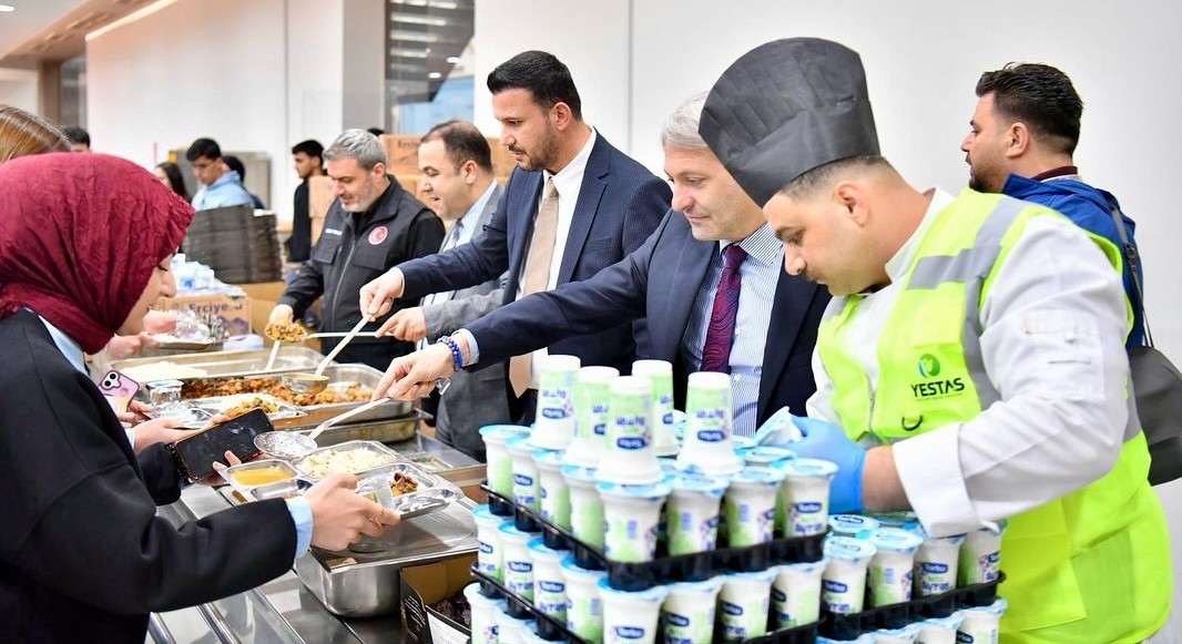 Yeşilyurt Belediyesi’nden İnönü Üniversitesi Yaşam Merkezi’nde Gönül Sofrası!