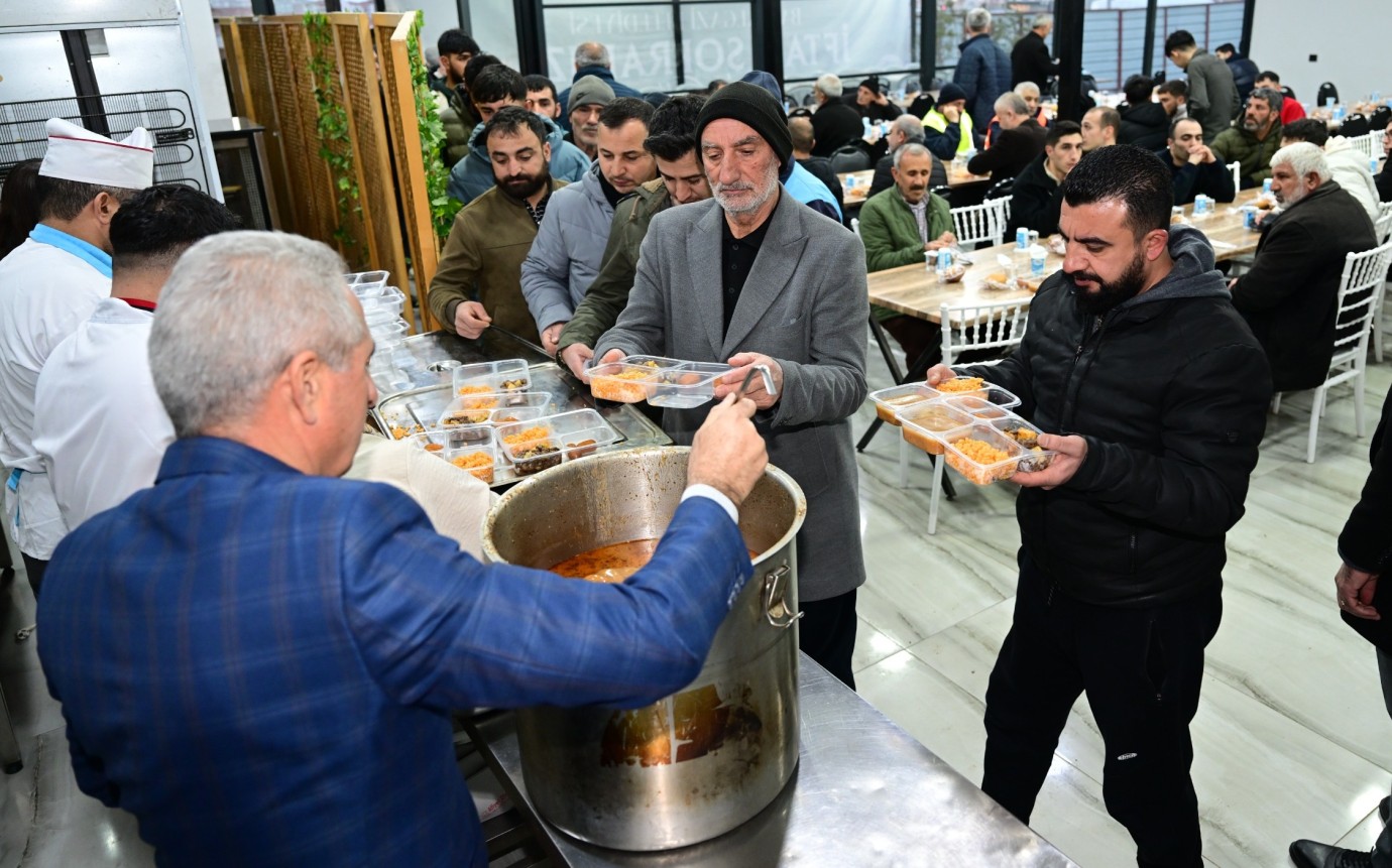 Battalgazi Belediyesi İftarı Çadırlarda Değil Restoranda Veriyor