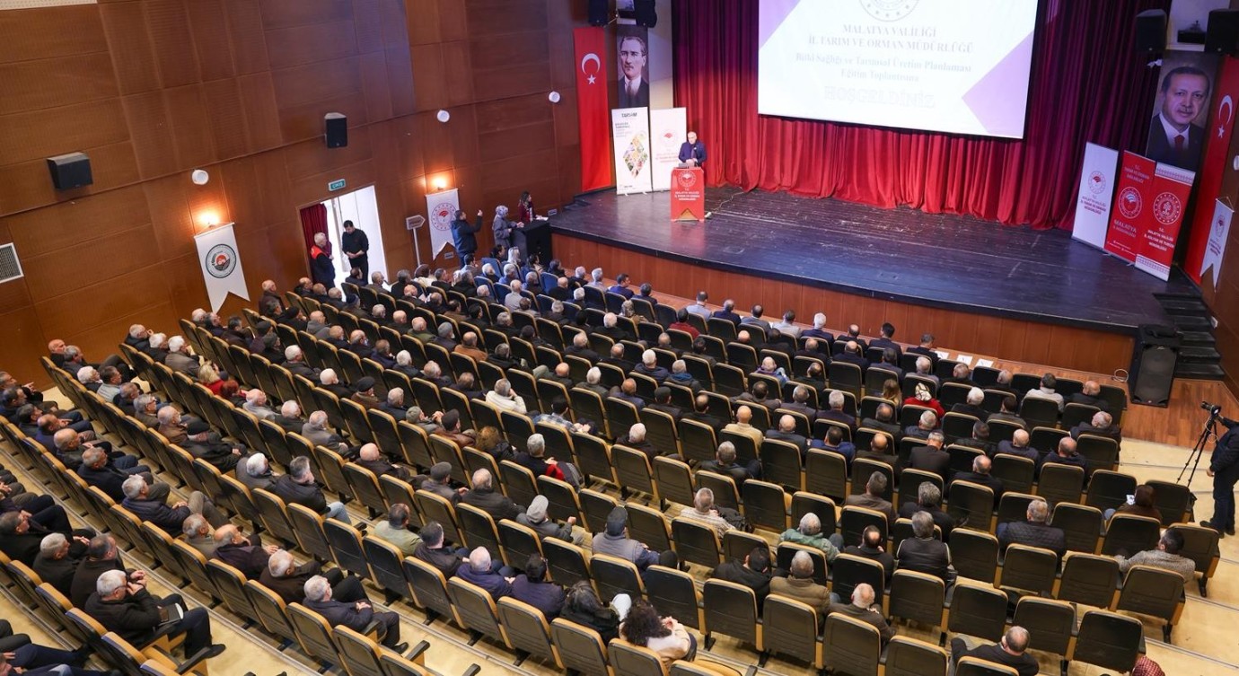  Kayısı Üreticilerine Eğitim B-Reçete Ve TARSİM Eğitimi Verildi