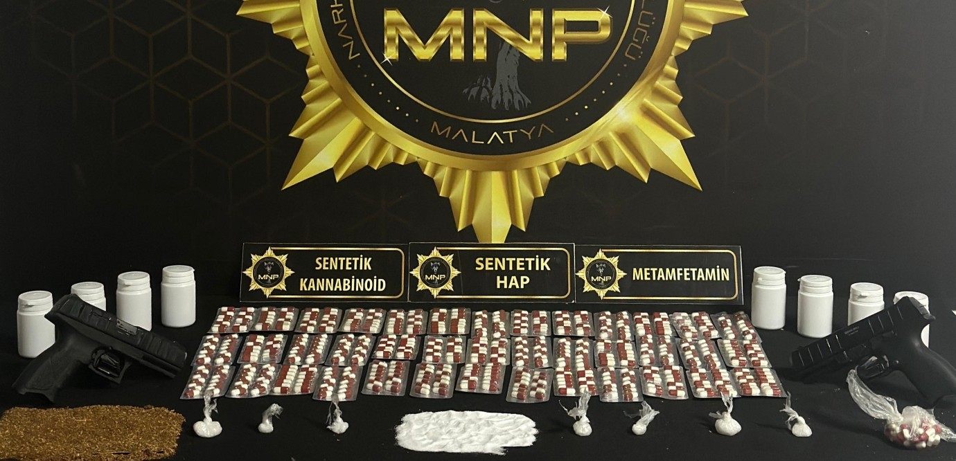 Uyuşturucu Tacirlerine Yapılan Operasyonda 8 Şahıs Tutuklandı