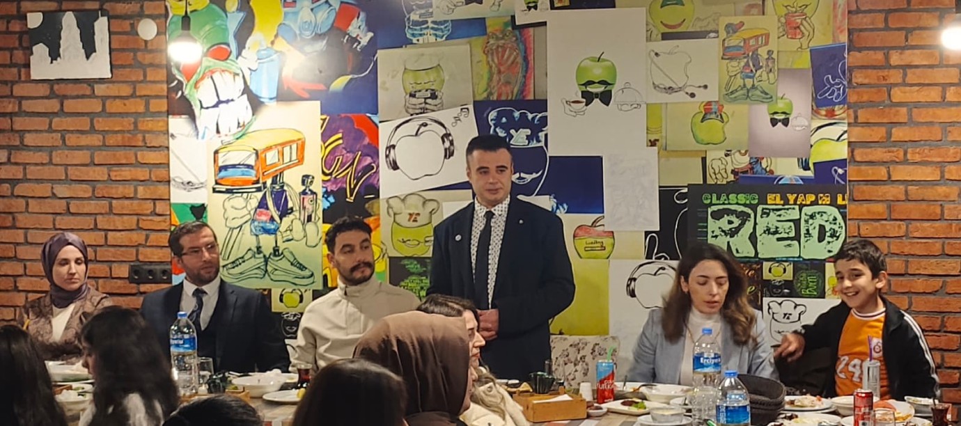 Kariyer Büro Sendikası Üyeleri İftar Yemeğinde Buluştu 