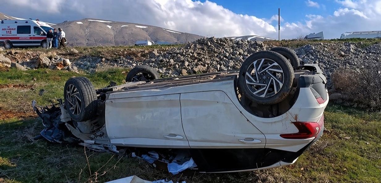 Şarampole Devrilen Otomobilin Doktor Olan Sürücüsü Yaralandı!