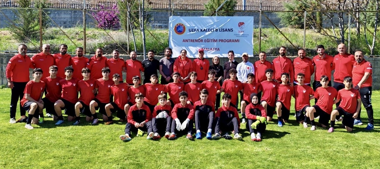 Malatya’da Bir İlk, Kaleci Antrenörleri Sahaya İndi