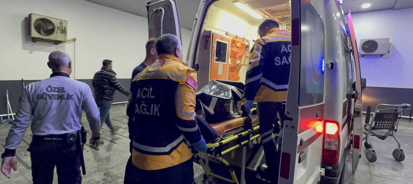 İki Otomobil Çarpıştı 3 Kişi Yaralandı!