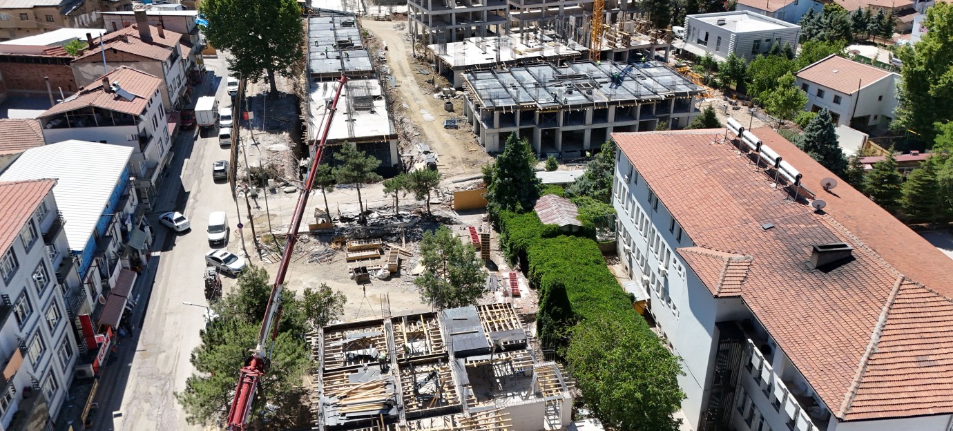 Hekimhan’da Yeni Çarşı Yükseliyor