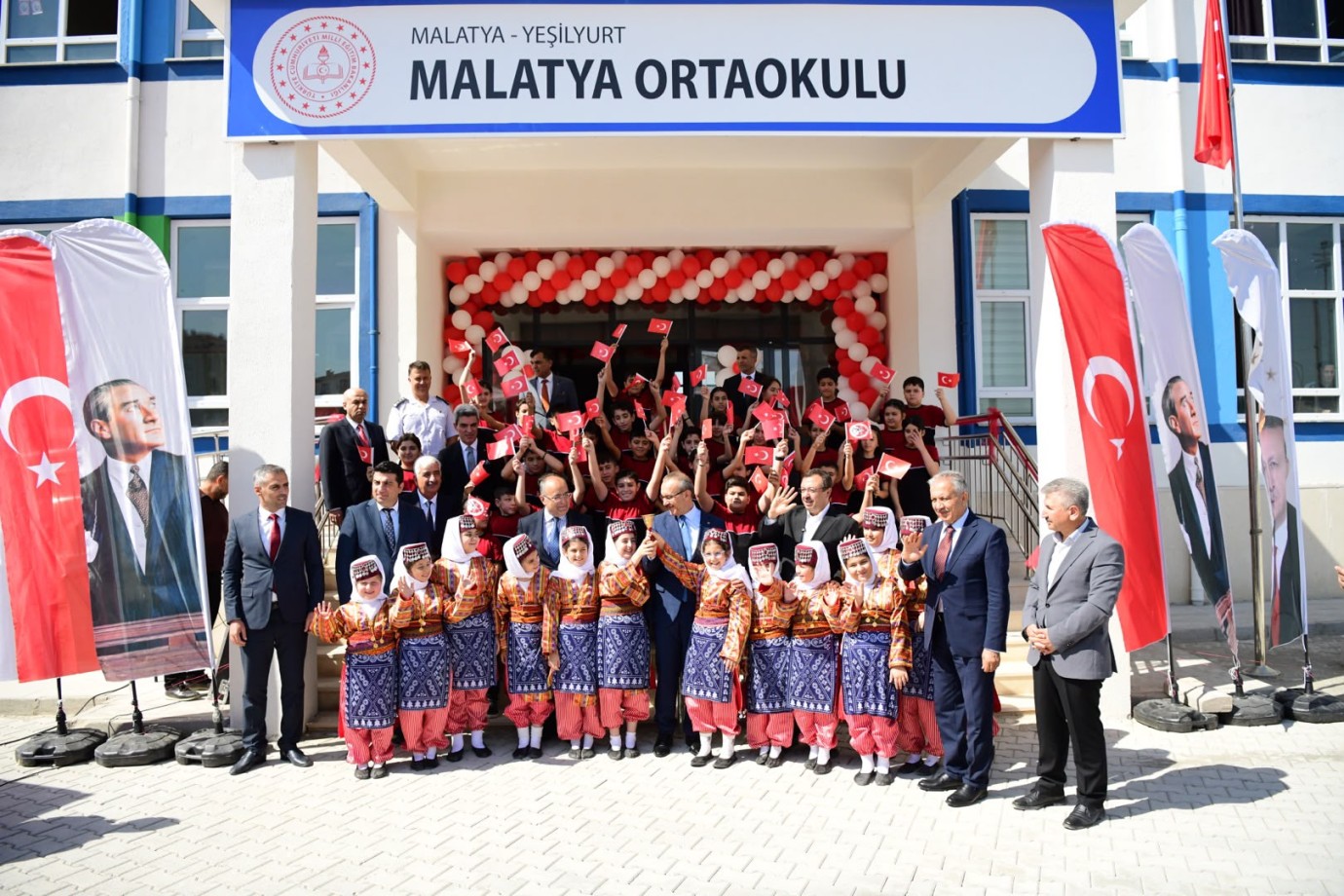 İlk Ders Zili Çaldı: 146 Bin Öğrenci Dersbaşı Yaptı