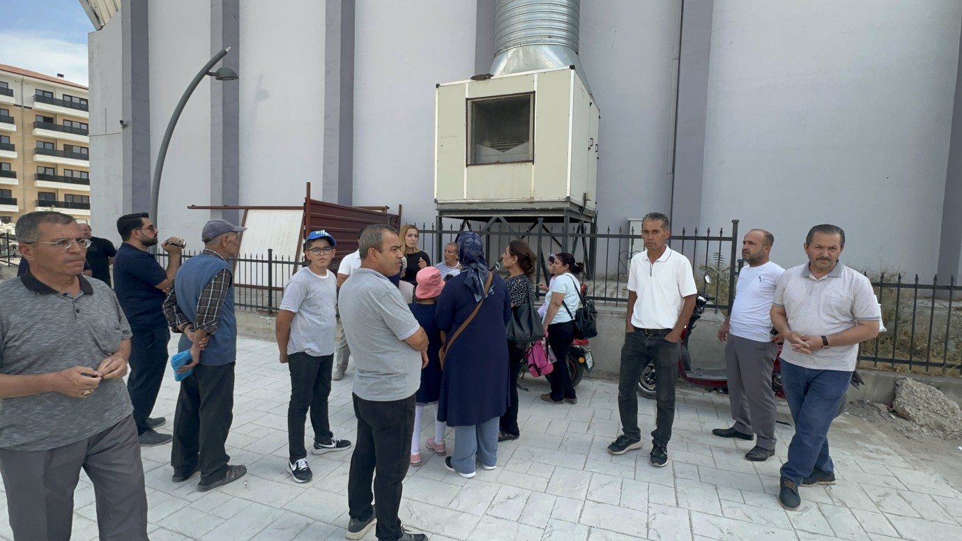 Zamanında Teslim Edilmeyen Konutlar Depremzedeleri Mağdur Ediyor