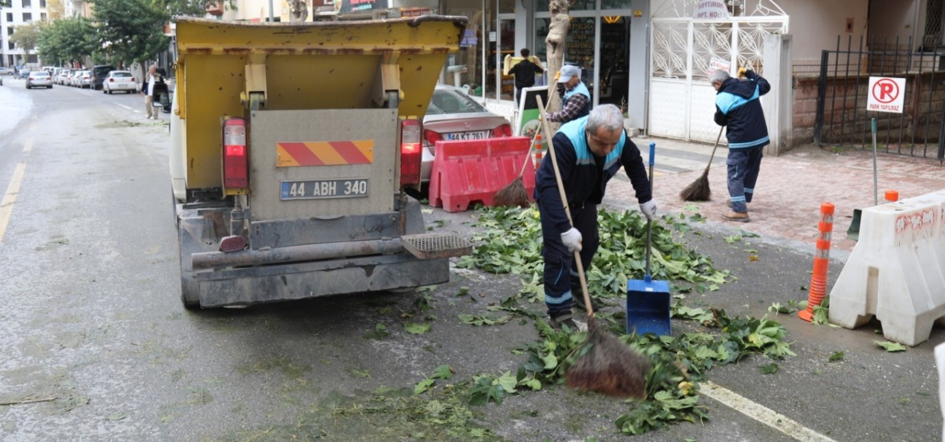 Battalgazi Belediyesi İlçe Genelinde Temizlik Çalışmalarını Sürdürüyor