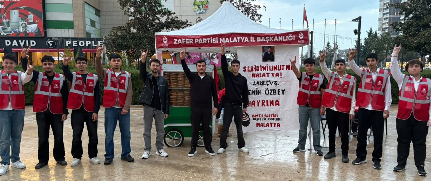 Zafer Partili Gençlerden Şehit Semih Özbey Hayrına Simit İkramı