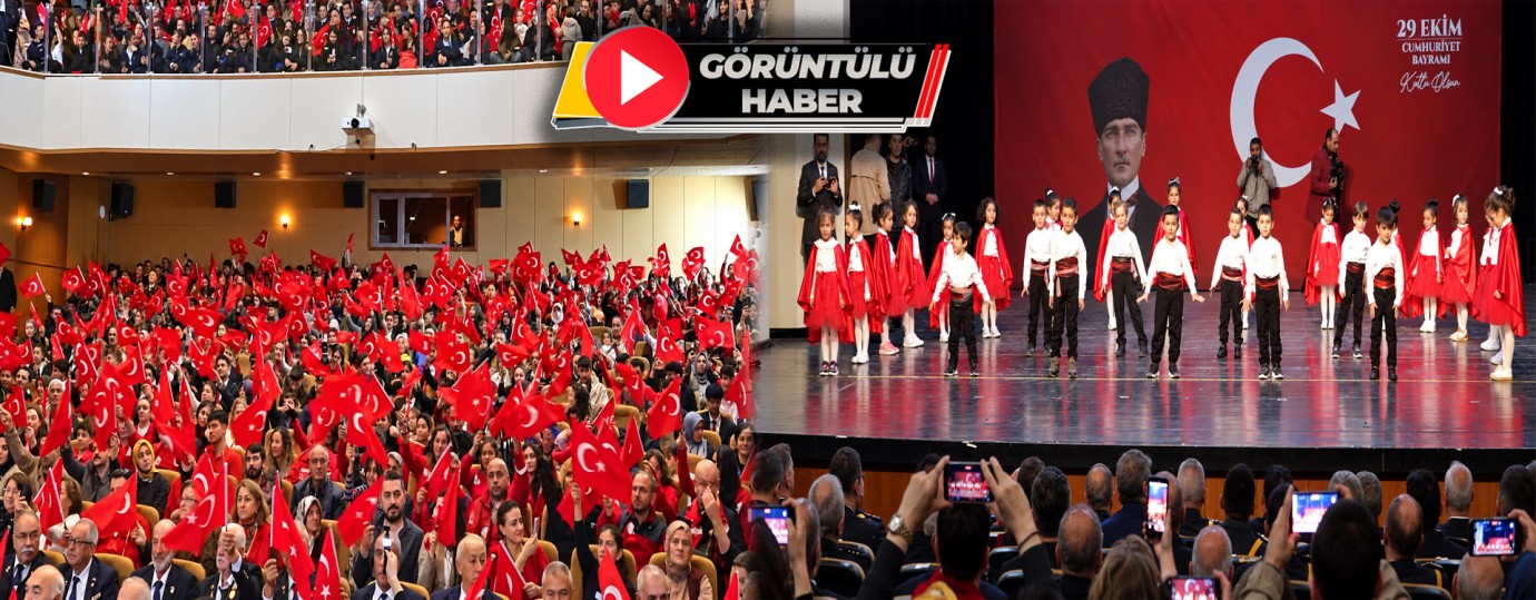 Cumhuriyet Coşkusu Salona Sığmadı